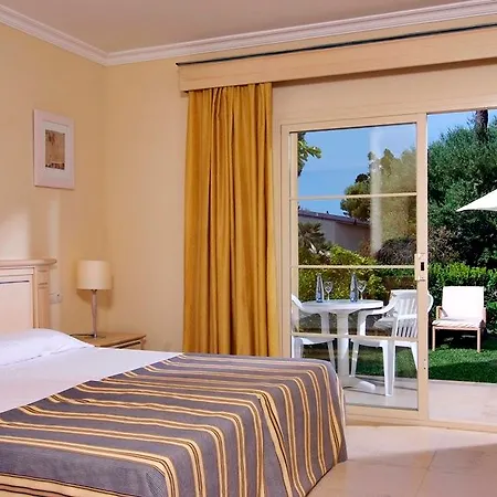 Aparthotel Zafiro Mallorca & 4*